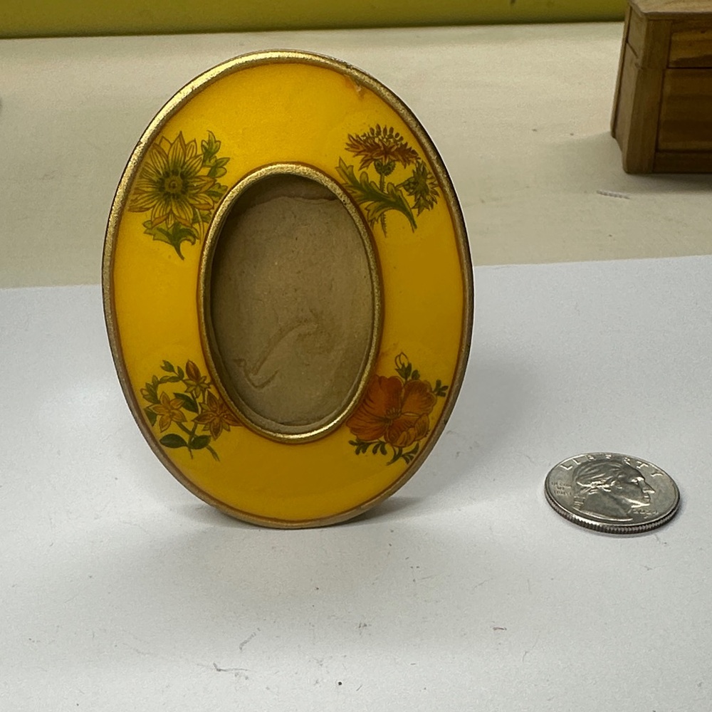 Vintage Oval Photo Frame